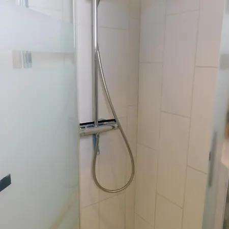 Apartament T2 Spacieux Vera Cruz Climatise Avec Parking Proche Antibes